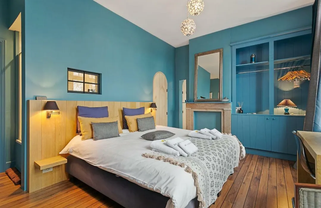 Charming Oda ve Kahvaltı 4*